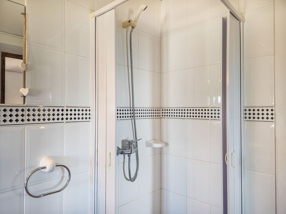 5 sovrum Finca/Hus på landet till salu i Periana med pool garage - 345 000 € (Ref: 9830017)