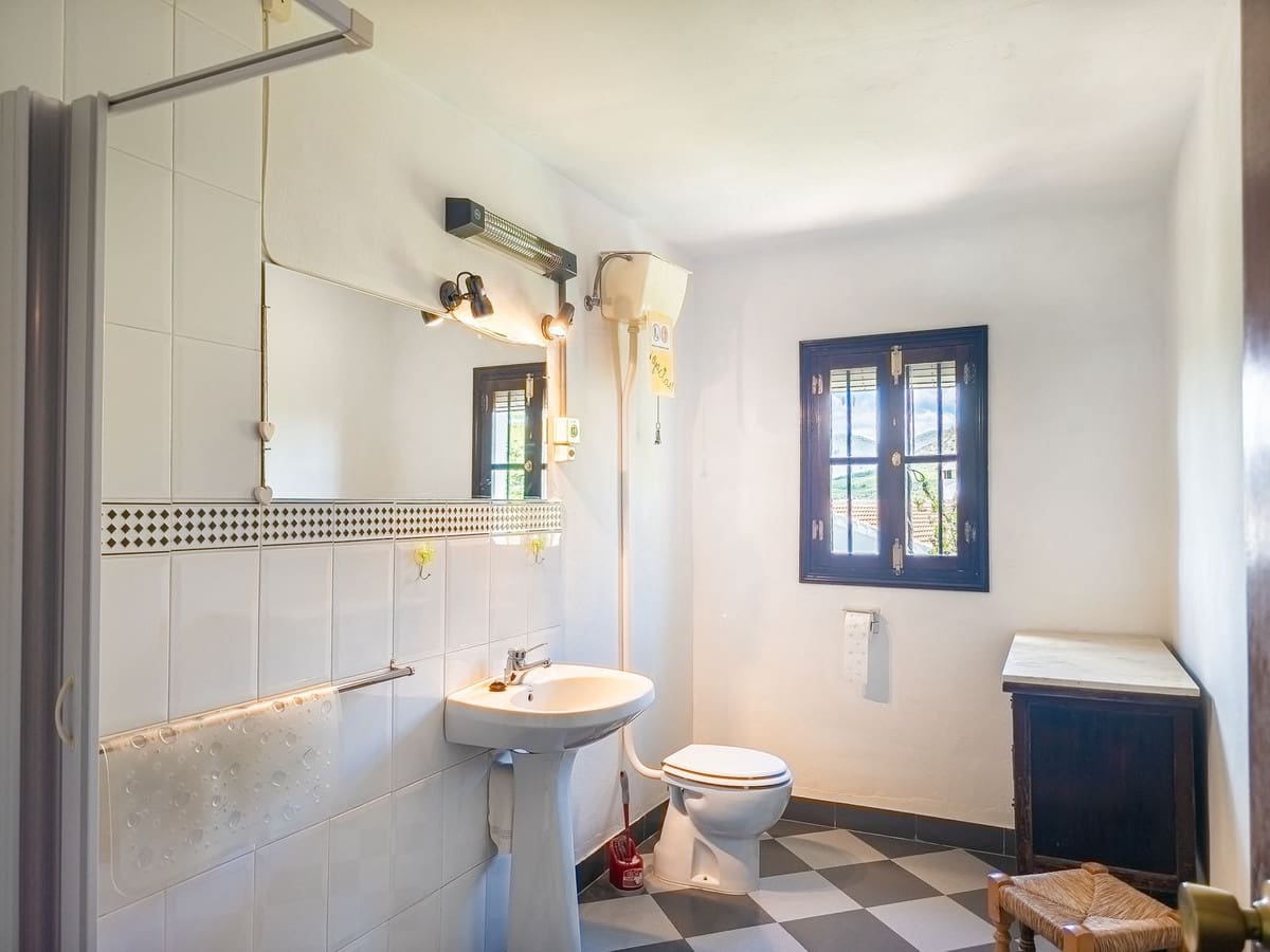 5 sovrum Finca/Hus på landet till salu i Periana med pool garage - 345 000 € (Ref: 9830017)