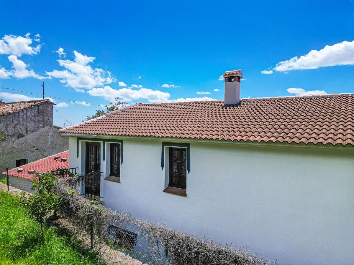 5 sovrum Finca/Hus på landet till salu i Periana med pool garage - 345 000 € (Ref: 9830017)