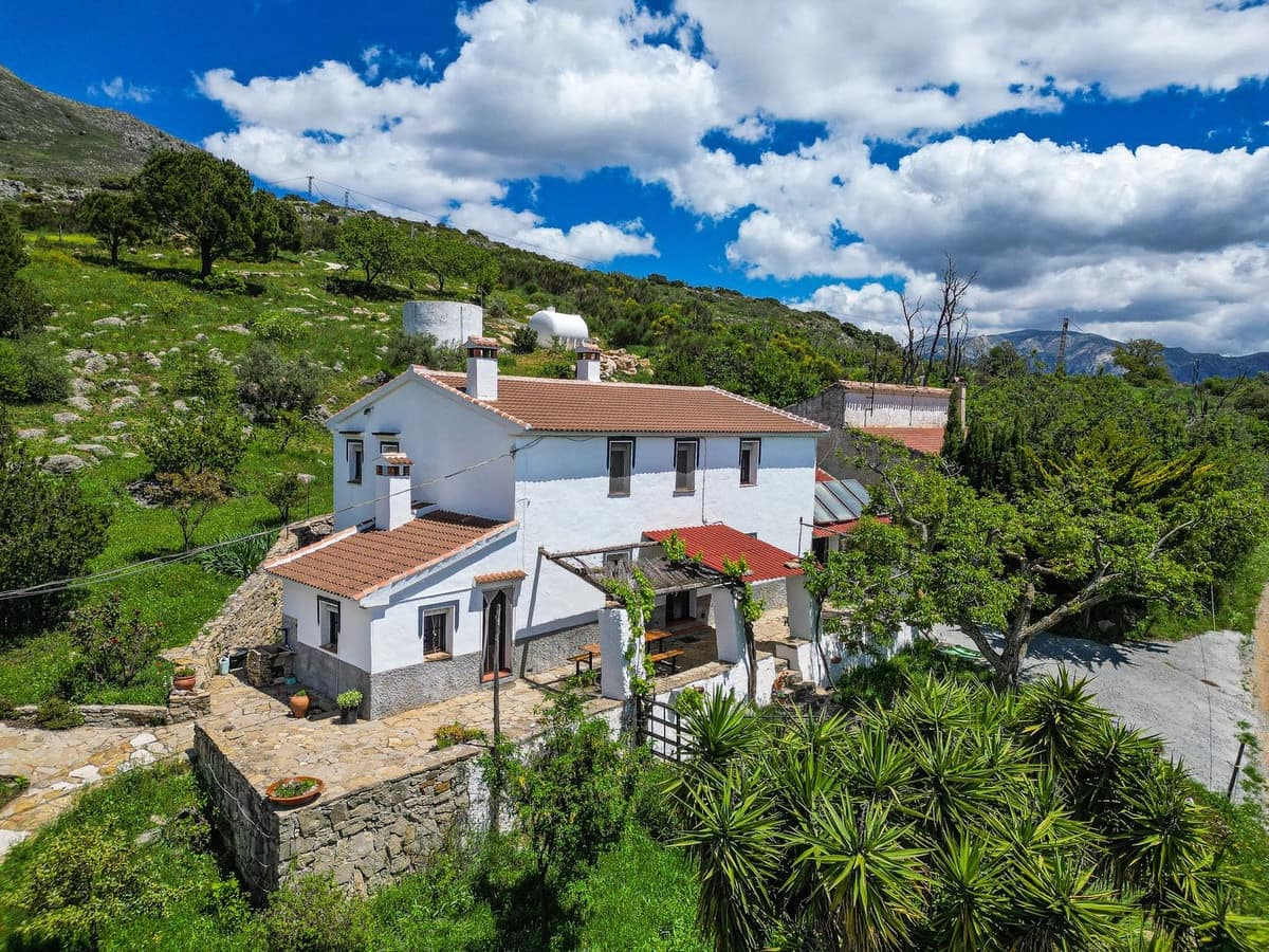 5 sovrum Finca/Hus på landet till salu i Periana med pool garage - 345 000 € (Ref: 9830017)