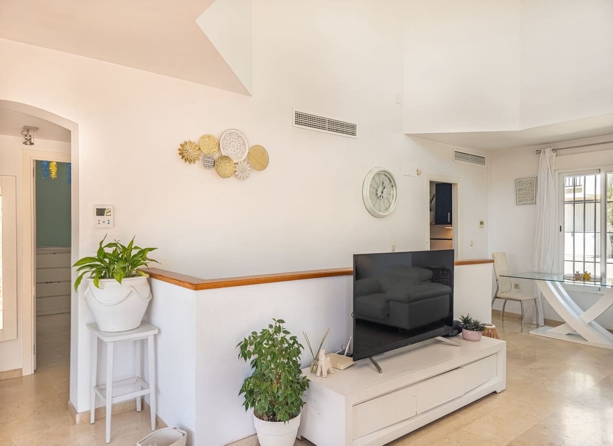 3 Zimmer Doppelhaus zu verkaufen in Salobrena mit Pool Garage - 475.000 € (Ref: 9832748)
