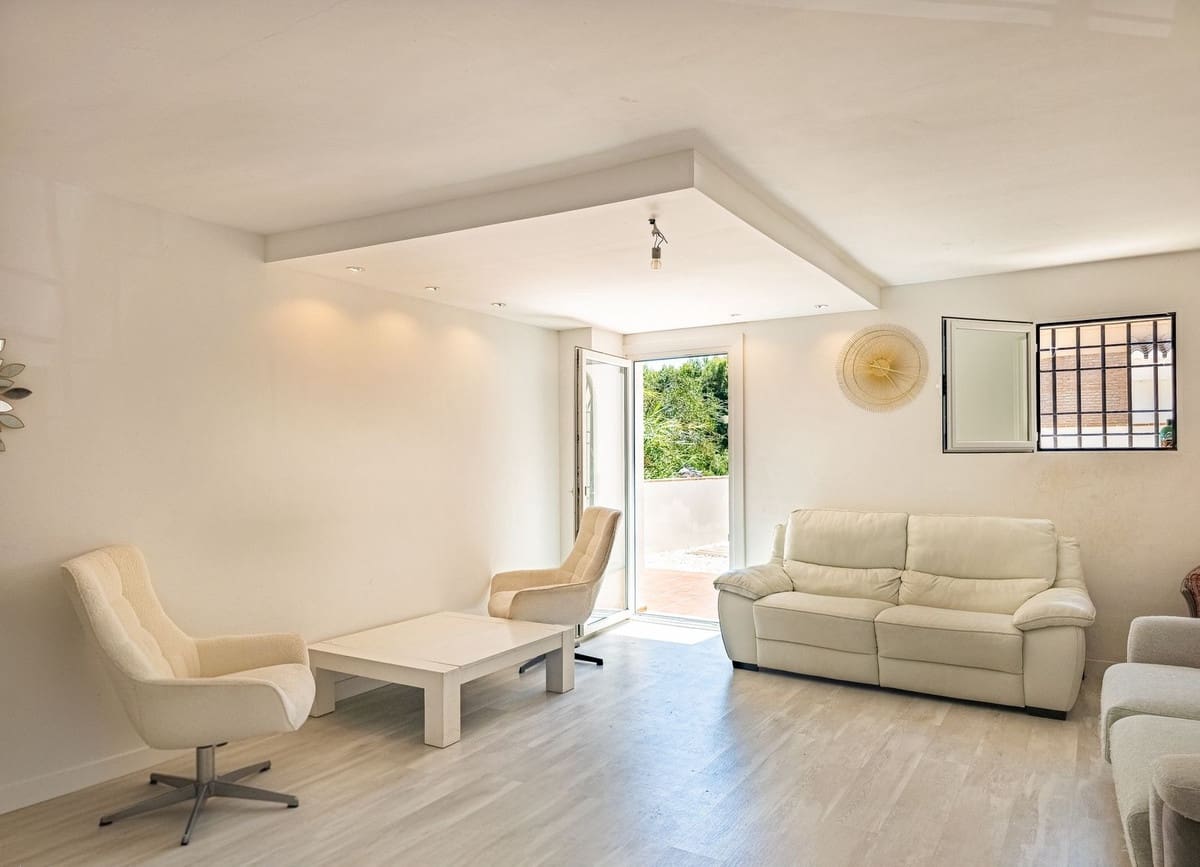 3 Zimmer Doppelhaus zu verkaufen in Salobrena mit Pool Garage - 475.000 € (Ref: 9832748)