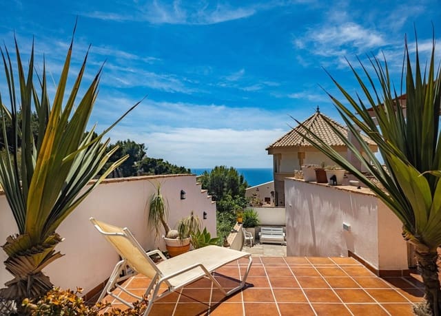 3 bedroom Semi-detached Villa for sale in Salobreña - € 475,000 (Ref: 9832748)