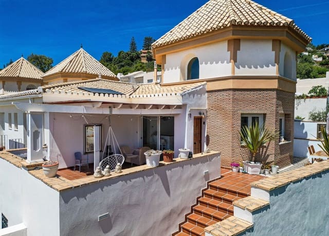 3 bedroom Semi-detached Villa for sale in Salobreña - € 475,000 (Ref: 9832748)