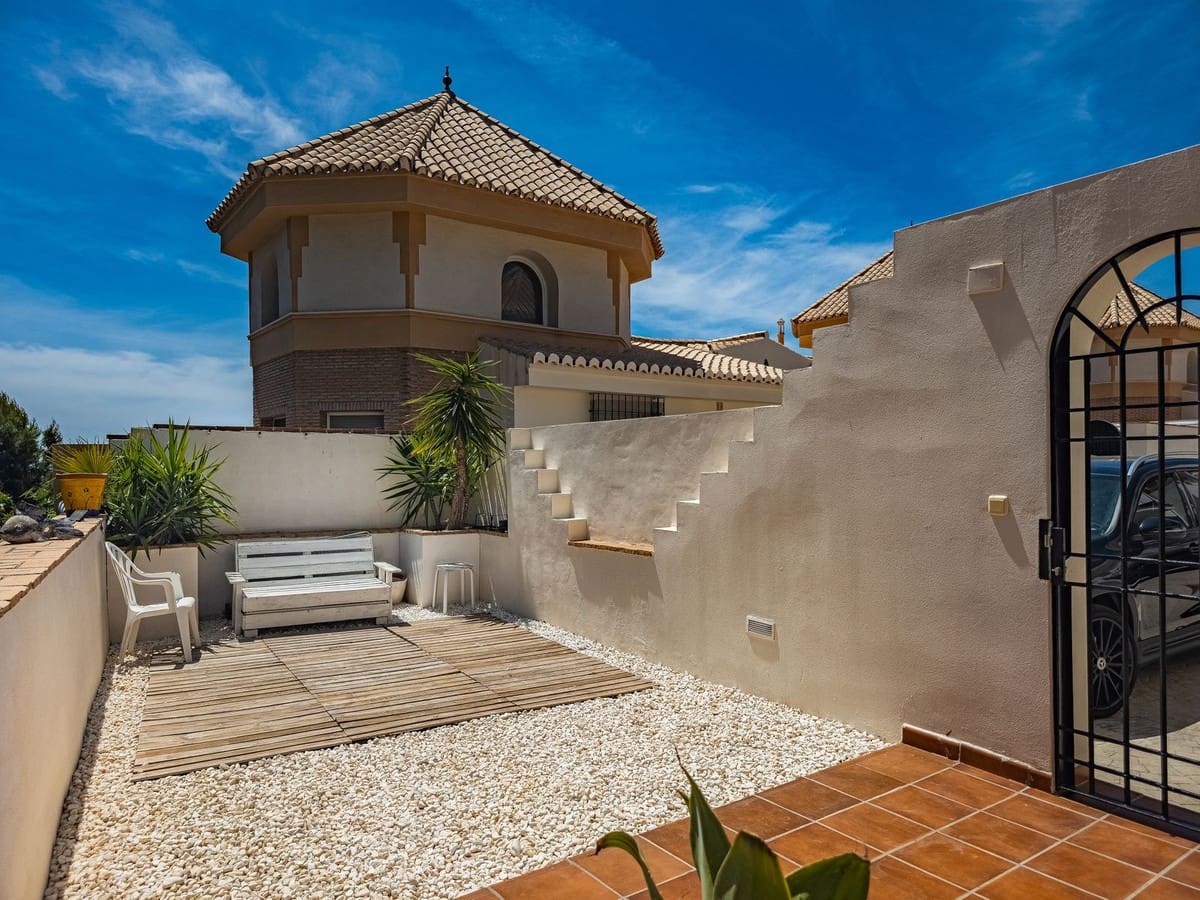 3 Zimmer Doppelhaus zu verkaufen in Salobrena mit Pool Garage - 475.000 € (Ref: 9832748)