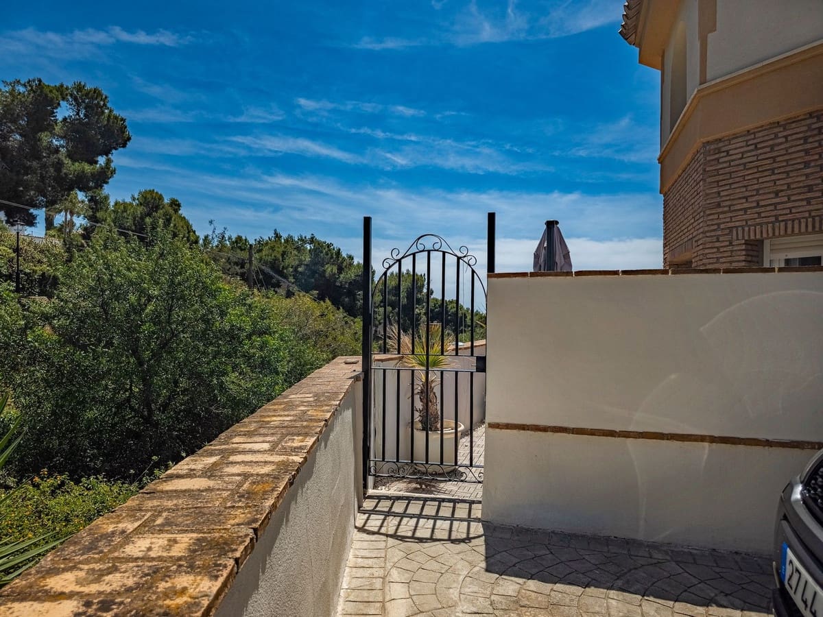 3 Zimmer Doppelhaus zu verkaufen in Salobrena mit Pool Garage - 475.000 € (Ref: 9832748)