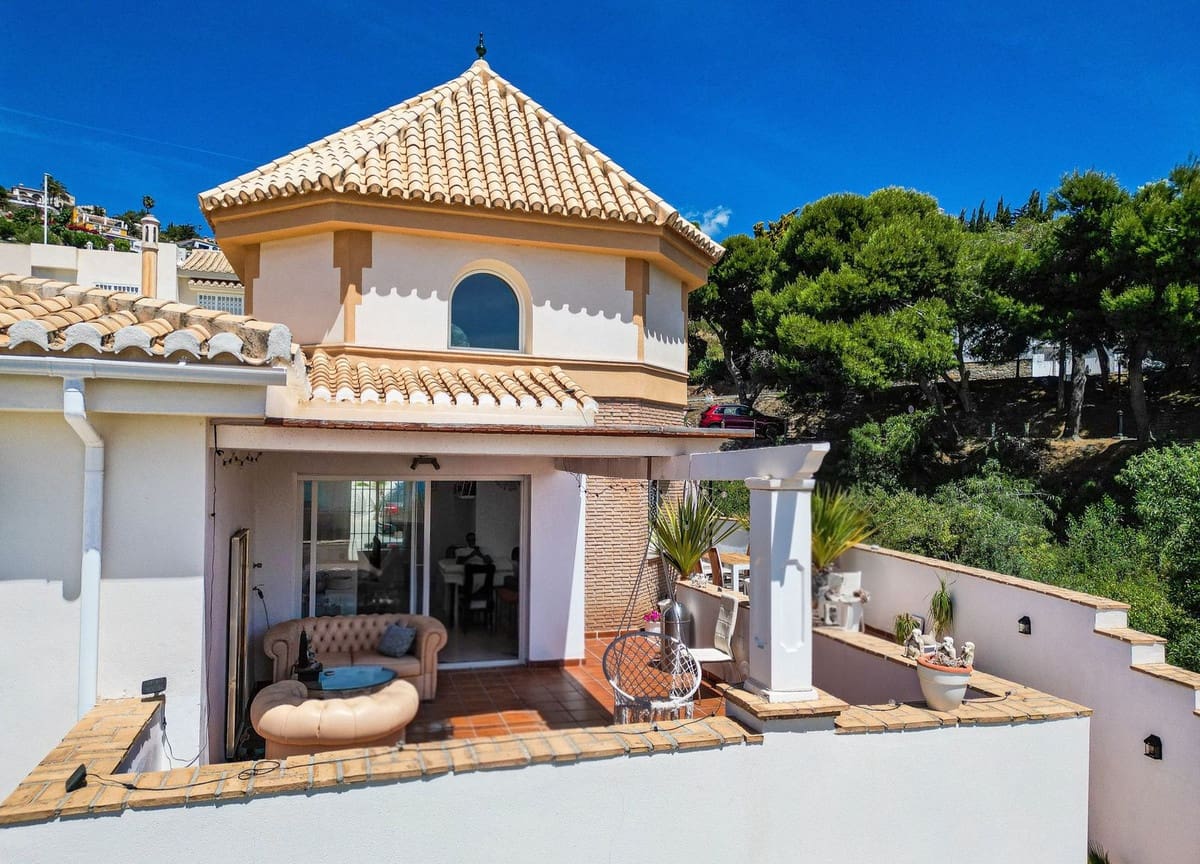 3 Zimmer Doppelhaus zu verkaufen in Salobrena mit Pool Garage - 475.000 € (Ref: 9832748)