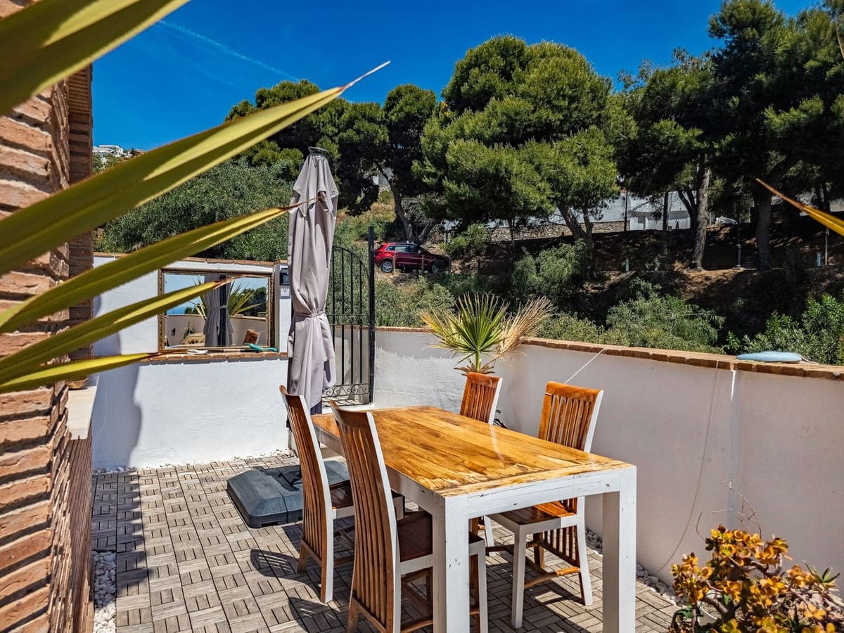 3 Zimmer Doppelhaus zu verkaufen in Salobrena mit Pool Garage - 475.000 € (Ref: 9832748)
