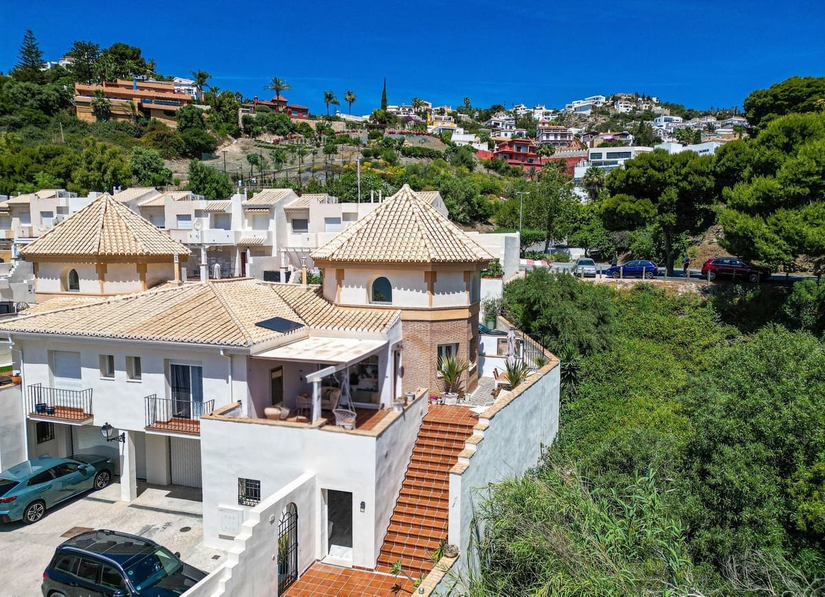 3 Zimmer Doppelhaus zu verkaufen in Salobrena mit Pool Garage - 475.000 € (Ref: 9832748)
