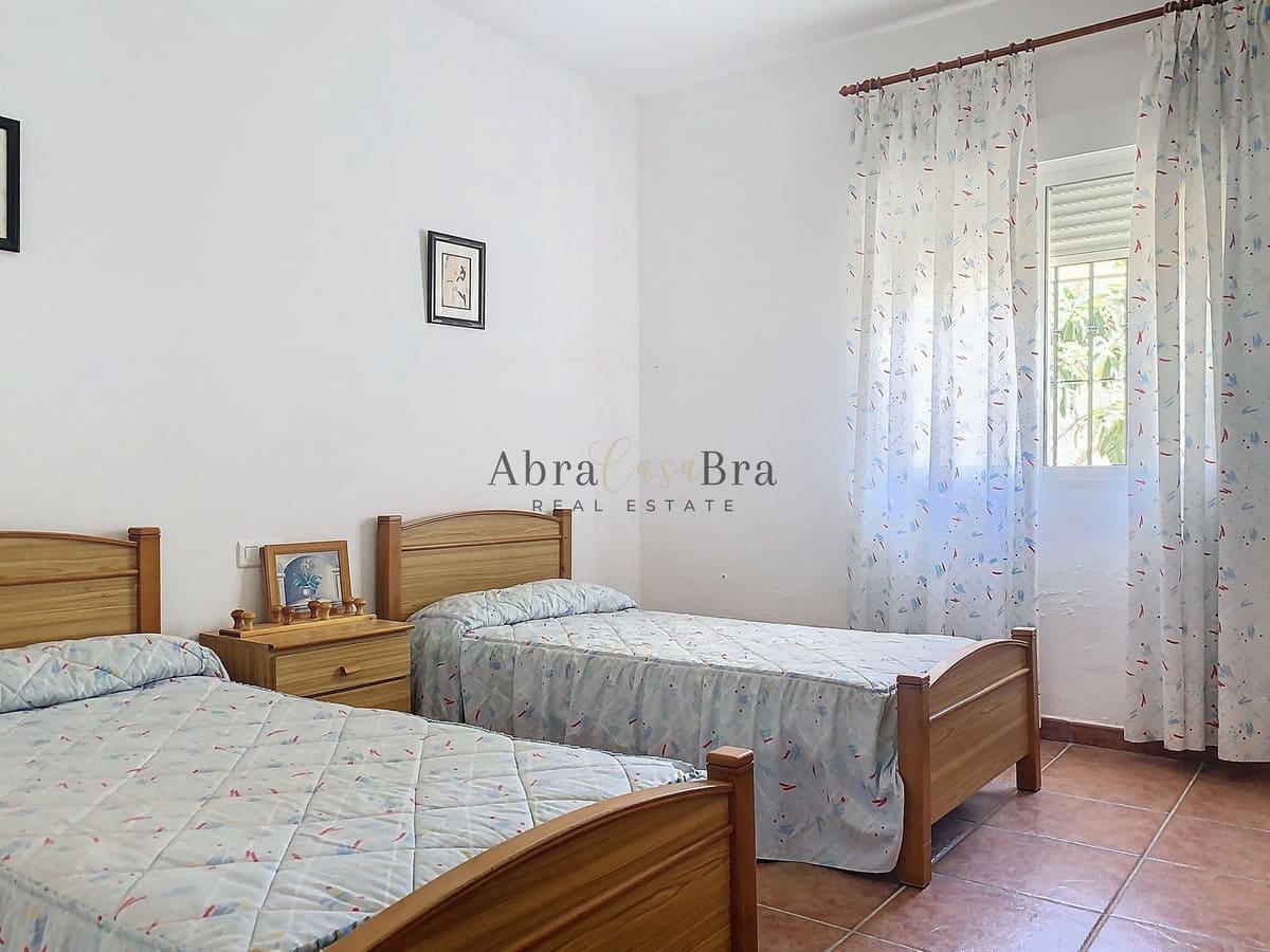 Chalet de 3 habitaciones en Canillas de Aceituno en venta con garaje - 265.000 € (Ref: 9834244)