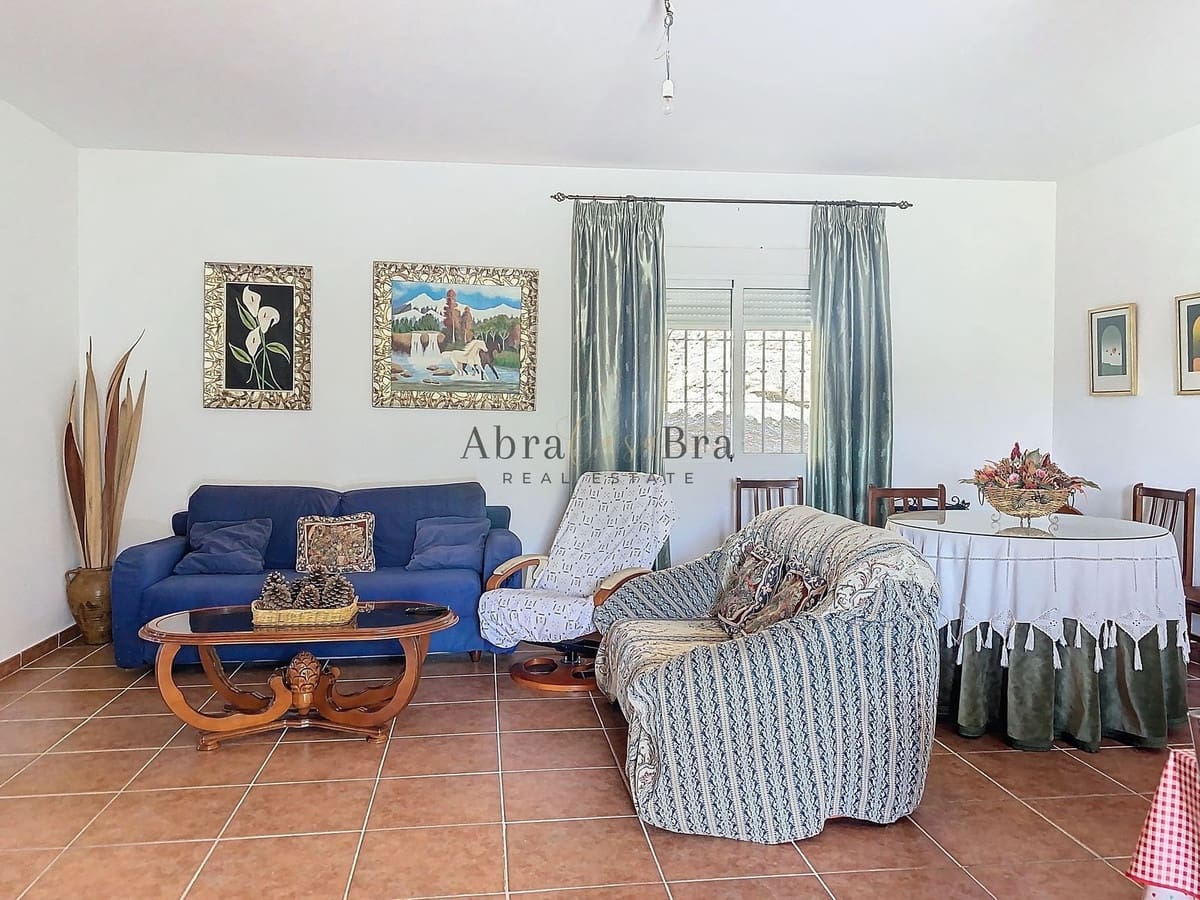 Chalet de 3 habitaciones en Canillas de Aceituno en venta con garaje - 265.000 € (Ref: 9834244)