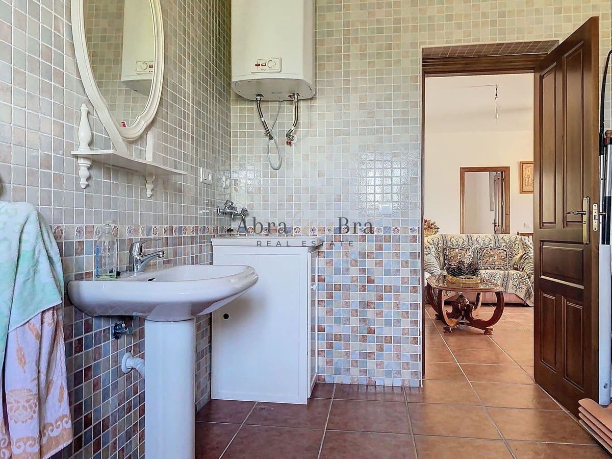 Chalet de 3 habitaciones en Canillas de Aceituno en venta con garaje - 265.000 € (Ref: 9834244)
