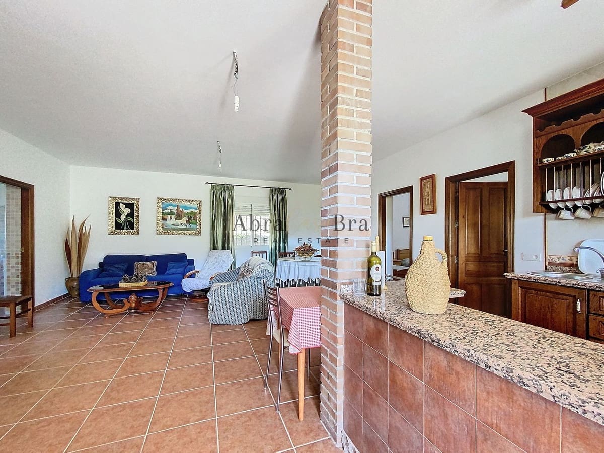 Chalet de 3 habitaciones en Canillas de Aceituno en venta con garaje - 265.000 € (Ref: 9834244)