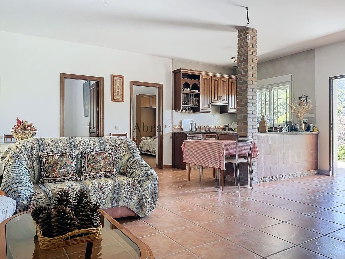 Chalet de 3 habitaciones en Canillas de Aceituno en venta con garaje - 265.000 € (Ref: 9834244)