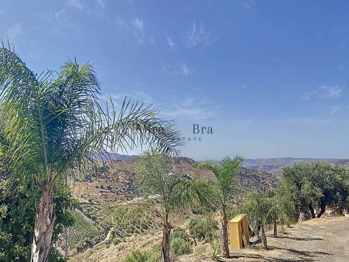 Chalet de 3 habitaciones en Canillas de Aceituno en venta con garaje - 265.000 € (Ref: 9834244)