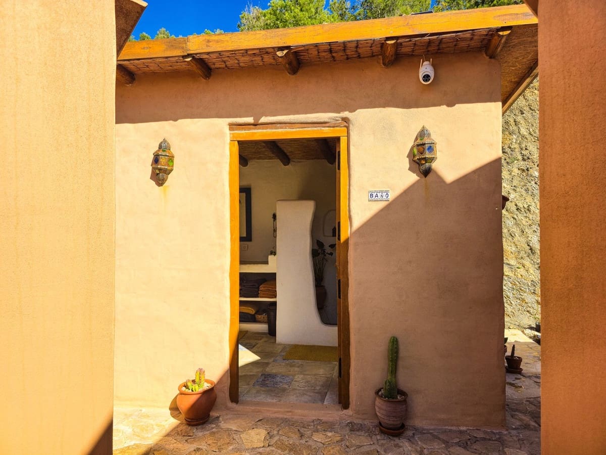 4 bedroom Villa for sale in Rubite with garage - € 248,500 (Ref: 9838262)