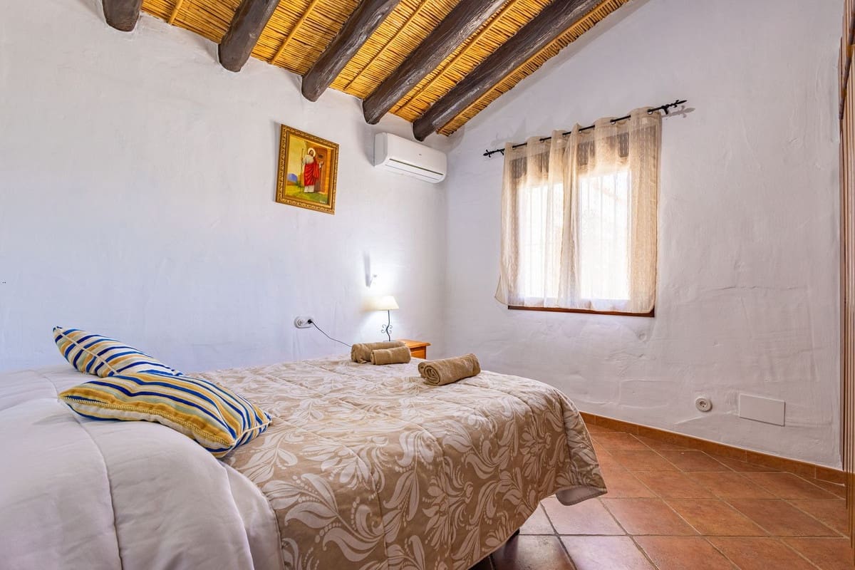 3 slaapkamer Finca/Landhuis te koop in Competa met zwembad garage - € 365.000 (Ref: 9839708)