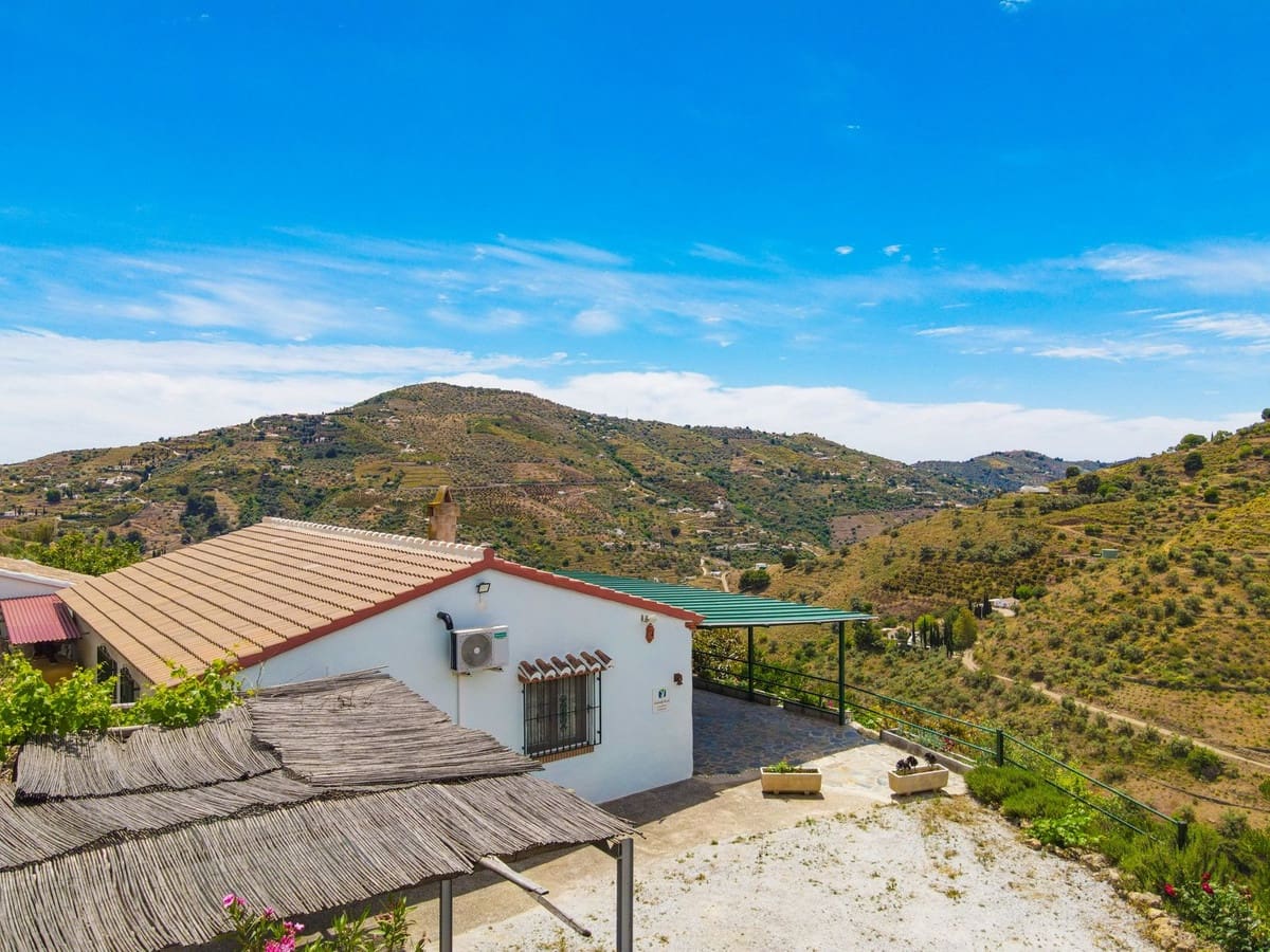 3 slaapkamer Finca/Landhuis te koop in Competa met zwembad garage - € 365.000 (Ref: 9839708)