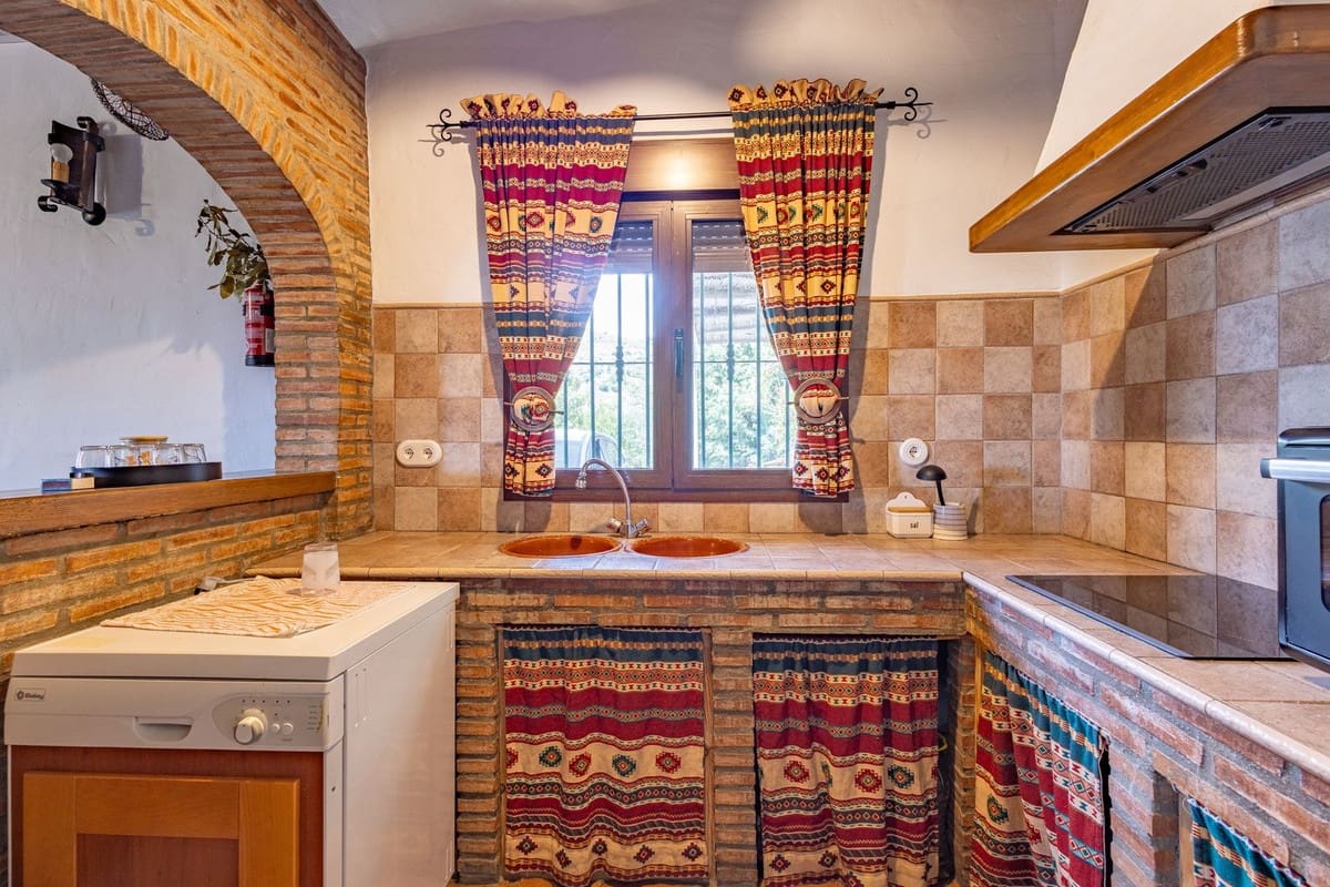 3 slaapkamer Finca/Landhuis te koop in Competa met zwembad garage - € 365.000 (Ref: 9839708)
