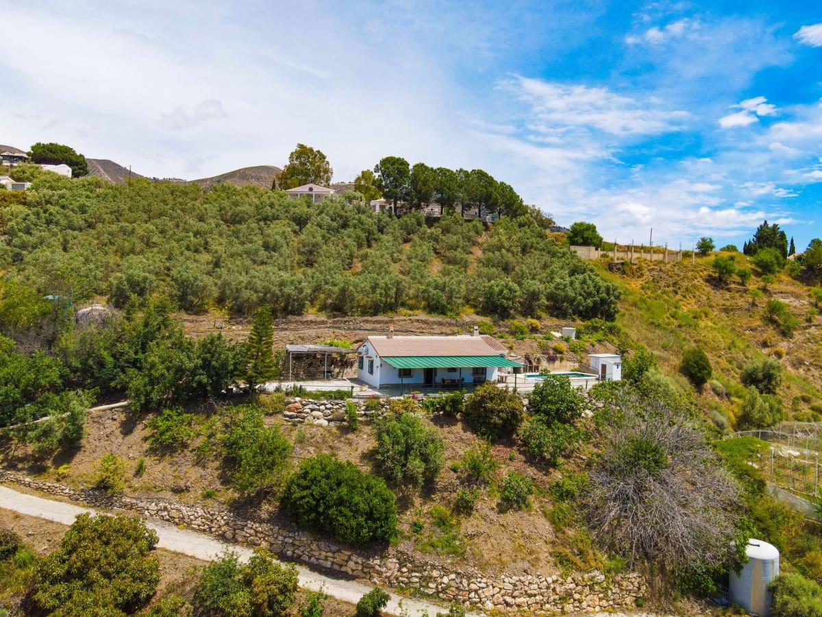 3 slaapkamer Finca/Landhuis te koop in Competa met zwembad garage - € 365.000 (Ref: 9839708)
