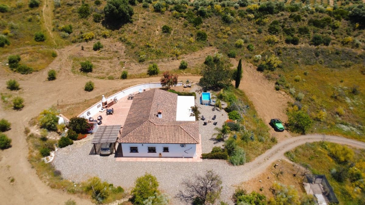 3 bedroom Villa for sale in Alora - € 349,999 (Ref: 9841555)