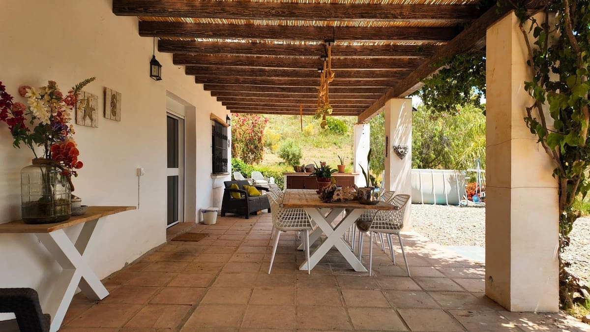 3 bedroom Villa for sale in Alora - € 349,999 (Ref: 9841555)