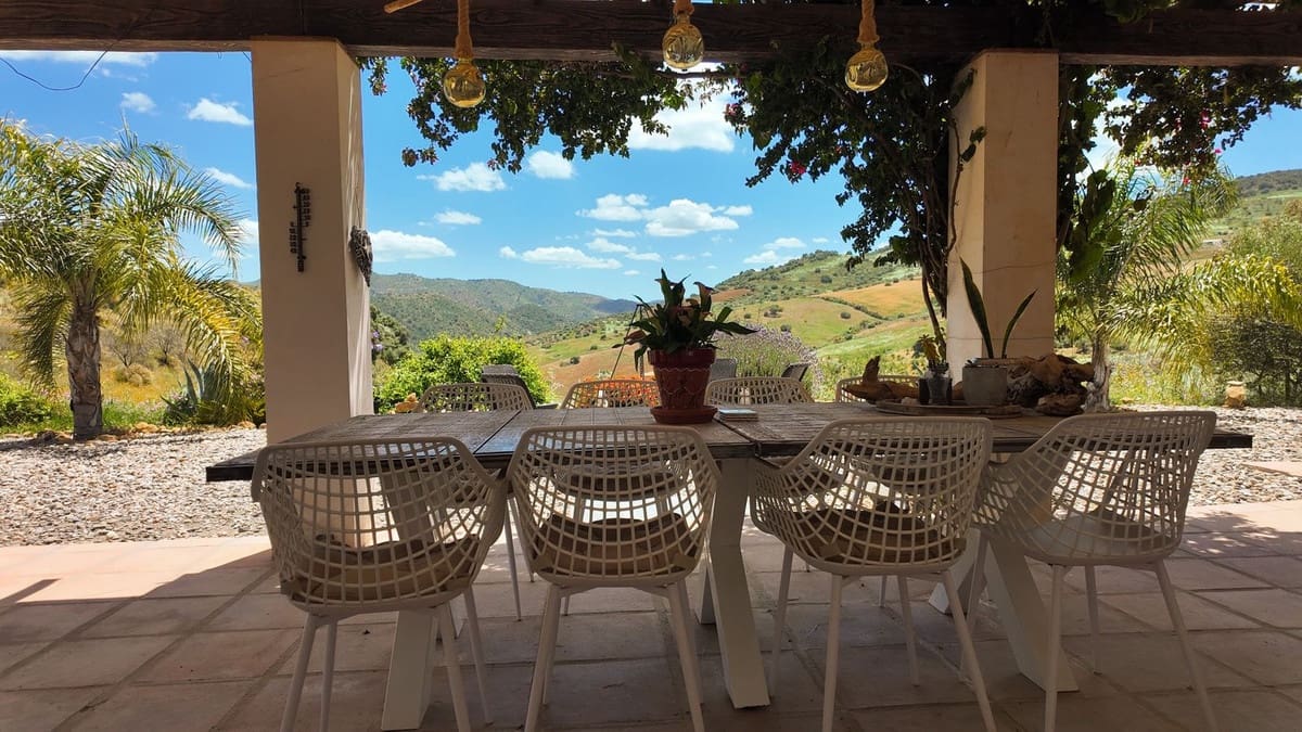 3 bedroom Villa for sale in Alora - € 349,999 (Ref: 9841555)