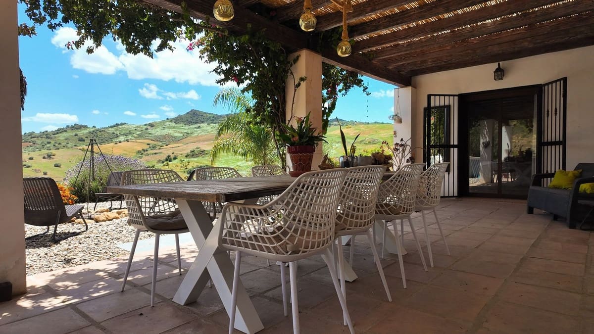 3 bedroom Villa for sale in Alora - € 349,999 (Ref: 9841555)