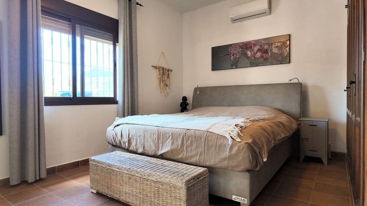 3 bedroom Villa for sale in Alora - € 349,999 (Ref: 9841555)