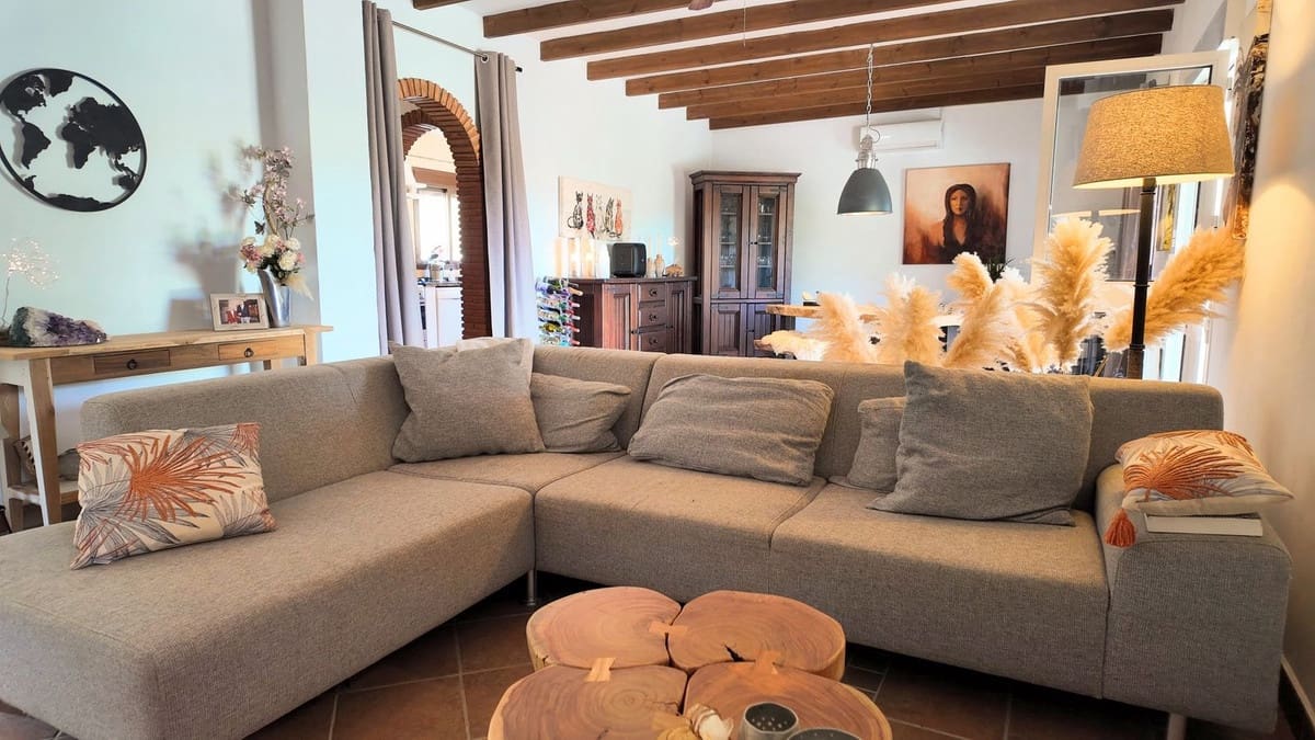 3 bedroom Villa for sale in Alora - € 349,999 (Ref: 9841555)