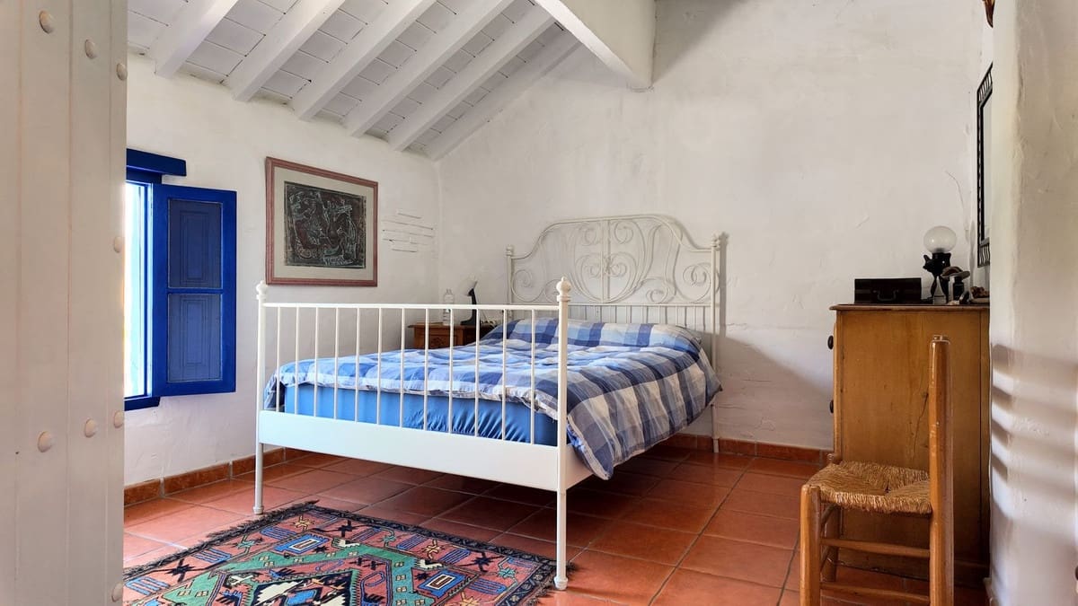 5 bedroom Finca/Country House for sale in Alora with pool - € 420,000 (Ref: 9841726)