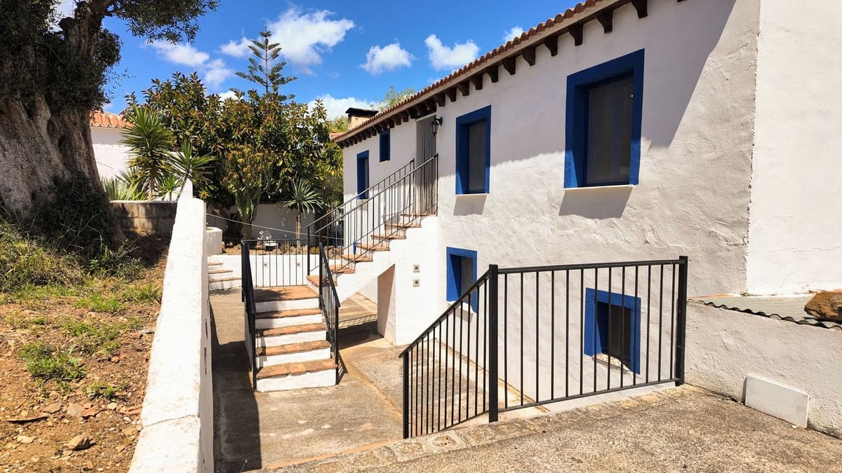 5 bedroom Finca/Country House for sale in Alora with pool - € 420,000 (Ref: 9841726)