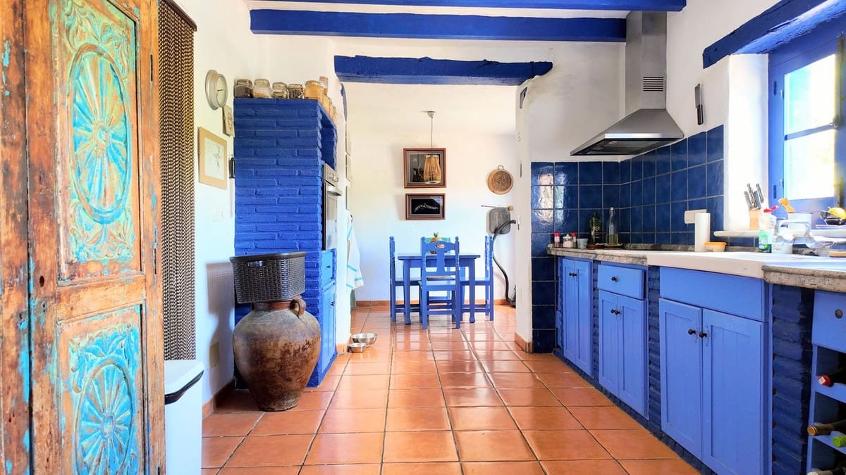 5 bedroom Finca/Country House for sale in Alora with pool - € 420,000 (Ref: 9841726)