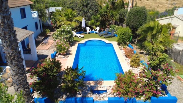 5 soveværelse Finca/Landehus til salg i Alora med swimmingpool - € 420.000 (Ref: 9841726)
