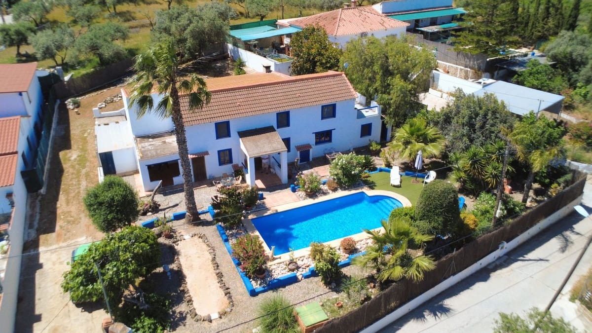 5 bedroom Finca/Country House for sale in Alora with pool - € 420,000 (Ref: 9841726)