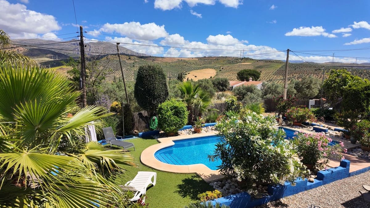 5 bedroom Finca/Country House for sale in Alora with pool - € 420,000 (Ref: 9841726)