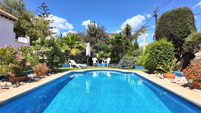 5 soveværelse Finca/Landehus til salg i Alora med swimmingpool - € 420.000 (Ref: 9841726)