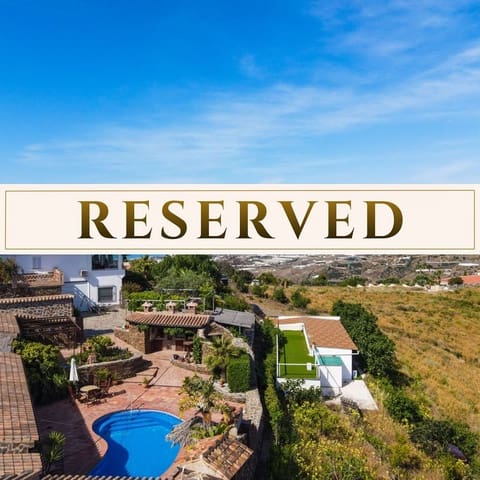Chalet de 6 habitaciones en Sayalonga en venta con piscina garaje - 890.000 € (Ref: 9860659)