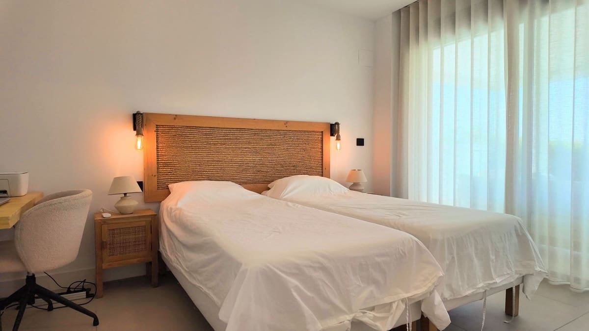 2 sypialnia Apartament na sprzedaż w Estepona z basenem garażem - 669 500 € (Ref: 9861071)