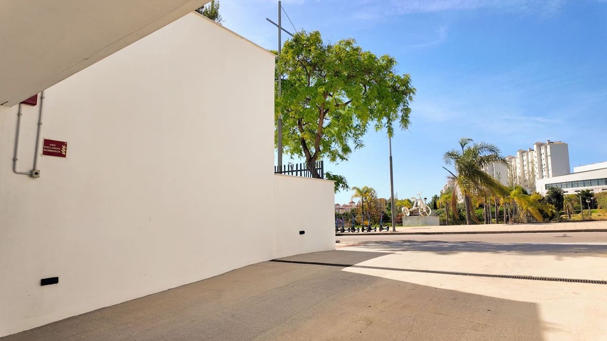 2 sypialnia Apartament na sprzedaż w Estepona z basenem garażem - 669 500 € (Ref: 9861071)