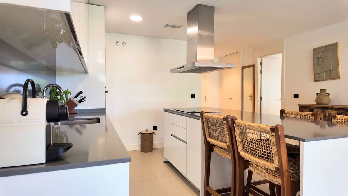 2 sypialnia Apartament na sprzedaż w Estepona z basenem garażem - 669 500 € (Ref: 9861071)