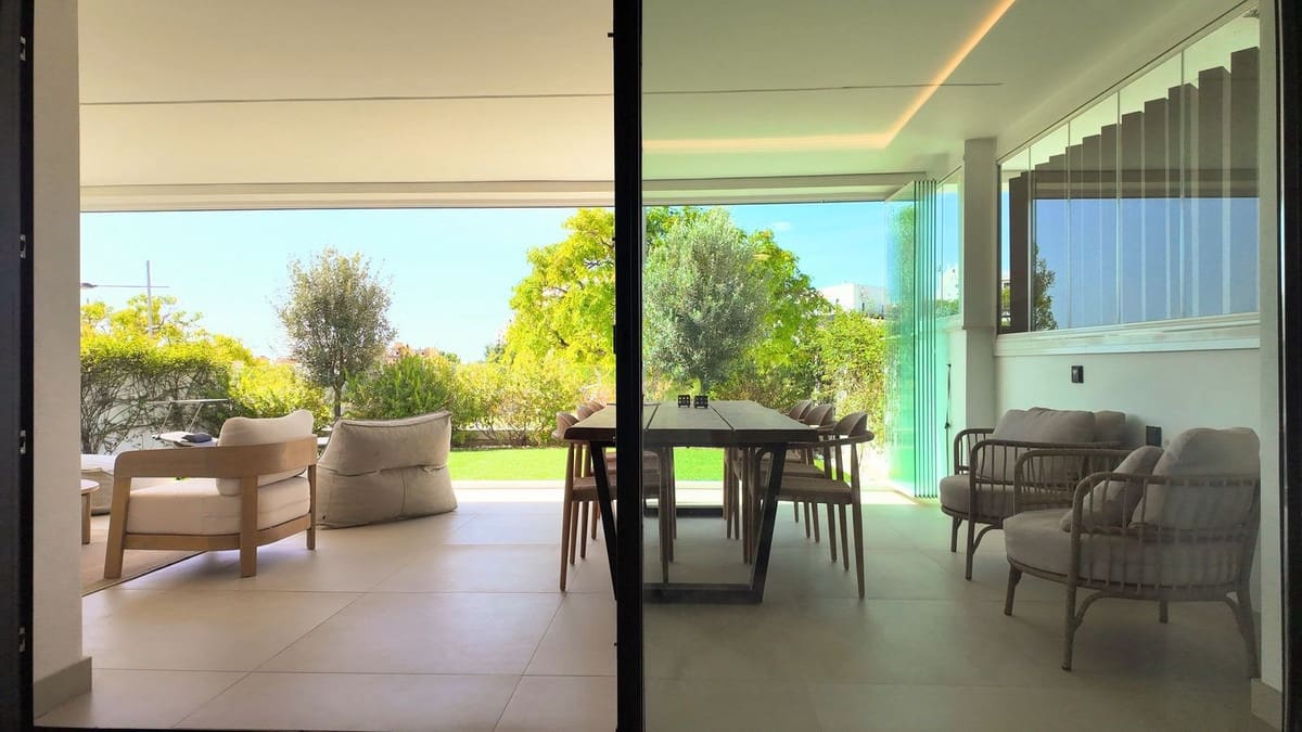 2 sypialnia Apartament na sprzedaż w Estepona z basenem garażem - 669 500 € (Ref: 9861071)