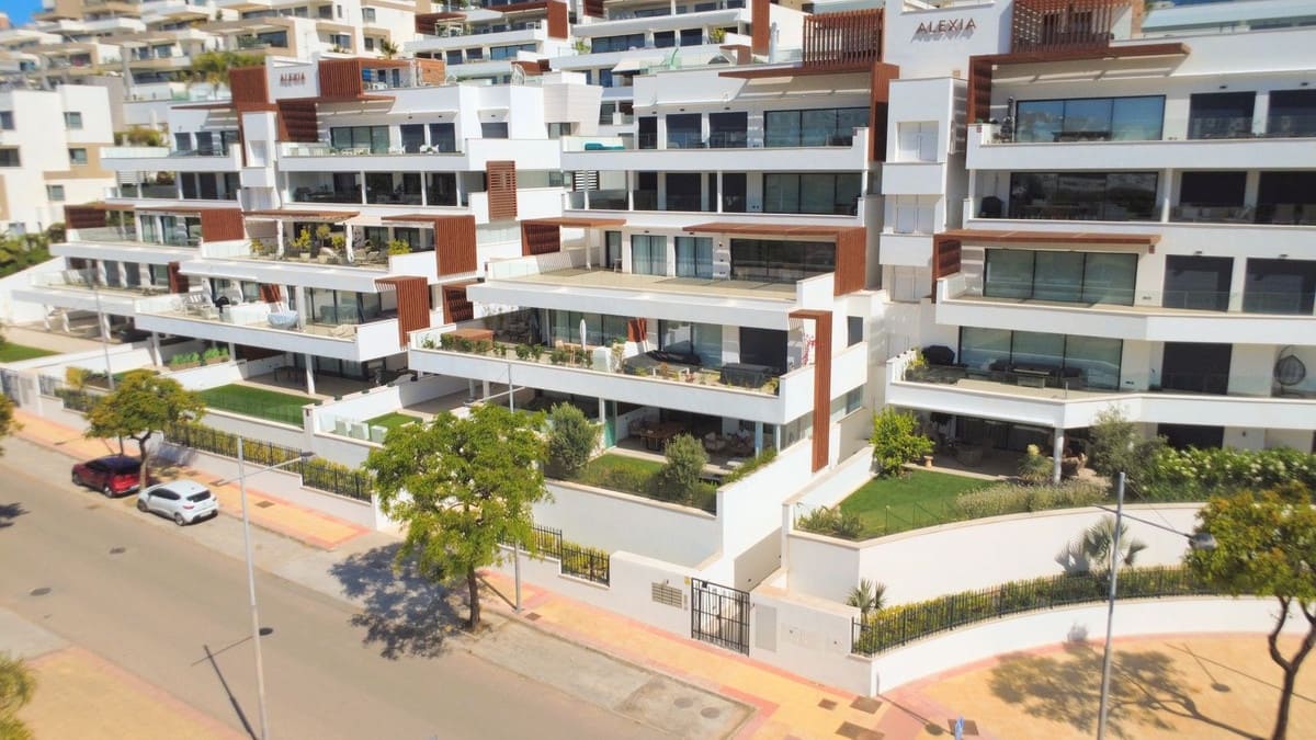 2 sypialnia Apartament na sprzedaż w Estepona z basenem garażem - 669 500 € (Ref: 9861071)