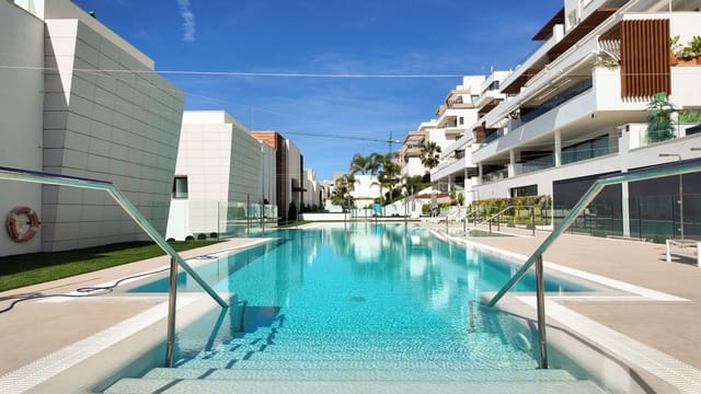 2 sypialnia Apartament na sprzedaż w Estepona z basenem garażem - 669 500 € (Ref: 9861071)