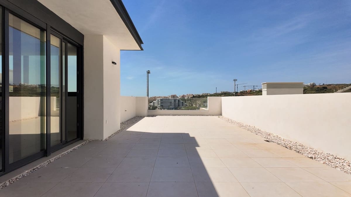 2 soveværelse Penthouse til salg i Estepona med swimmingpool garage - € 575.000 (Ref: 9861254)