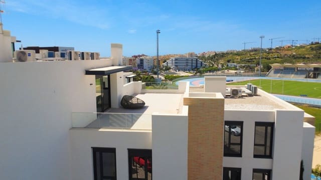 2 soveværelse Penthouse til salg i Estepona med swimmingpool garage - € 575.000 (Ref: 9861254)