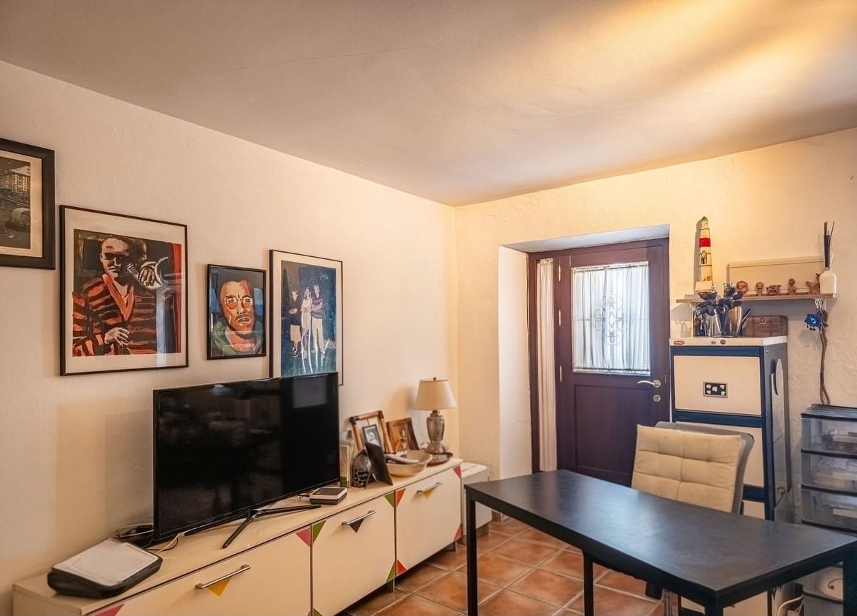 3 bedroom Townhouse for sale in Alfarnate with pool - € 259,000 (Ref: 9866197)
