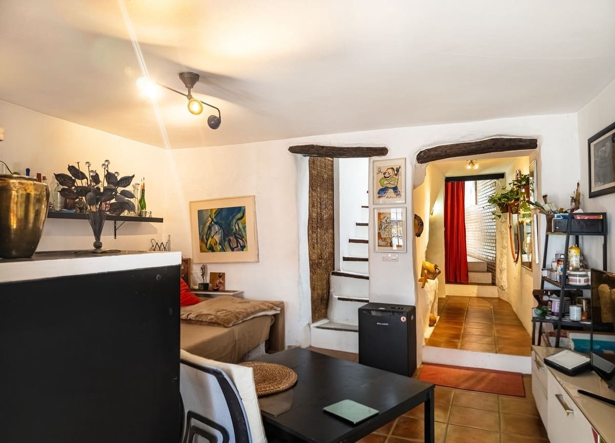 3 bedroom Townhouse for sale in Alfarnate with pool - € 259,000 (Ref: 9866197)