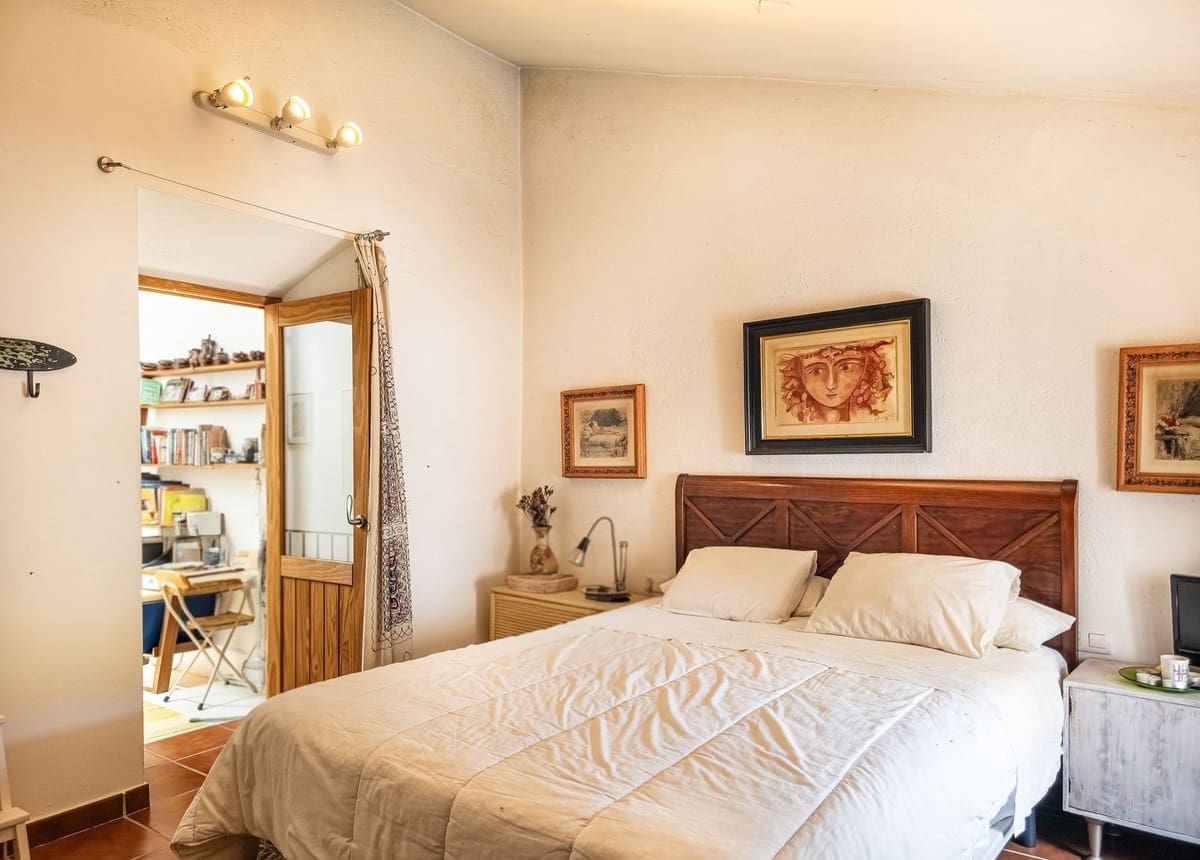 3 bedroom Townhouse for sale in Alfarnate with pool - € 259,000 (Ref: 9866197)