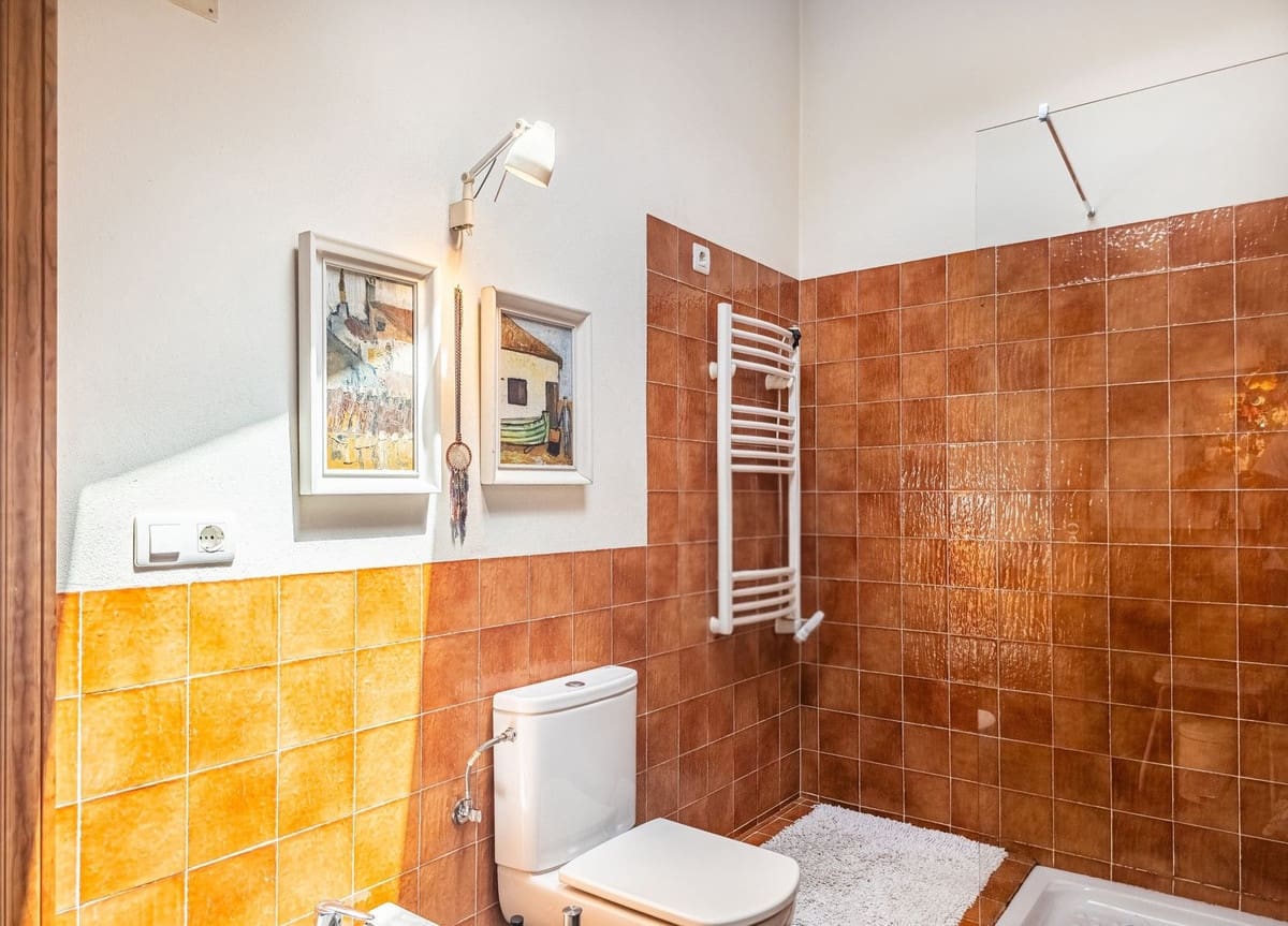 3 bedroom Townhouse for sale in Alfarnate with pool - € 259,000 (Ref: 9866197)